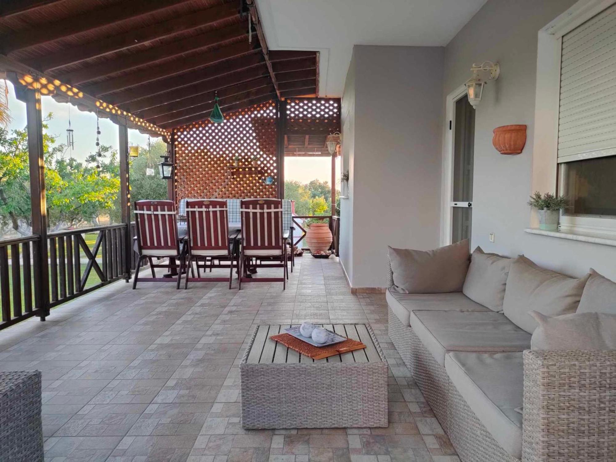 Esd House * Dikella