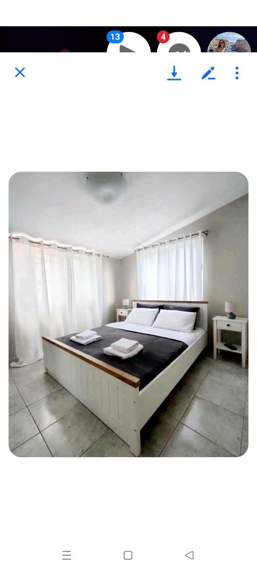 Esd House * Dikella